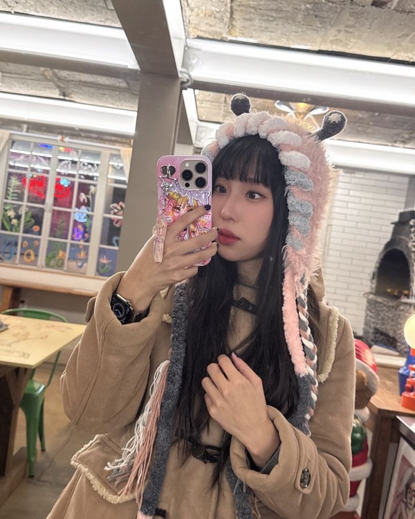 1090285617_8ifAPDFv_1739584326.jpeg
