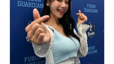 이아영 Dolls  엘리베이터 등