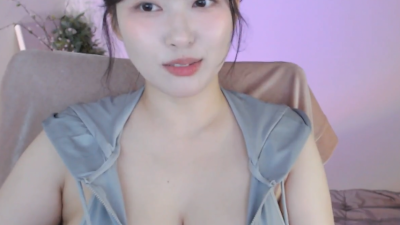 소람잉 가슴에 자국