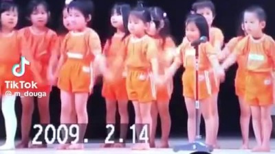 엄마를 발견한 아이의 반응이 귀여워