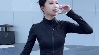 머리랑 몸이 따로 노는 누나