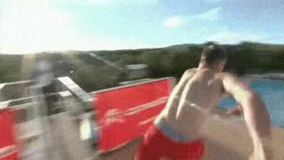 멋지게 뛰어내리는 장면