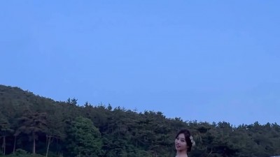 바비앙 한복 입은 핵무기좌 삐져나온 윗슴골
