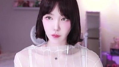 겨우디 흰 브라 다 보이는 시스루 슴골 출렁거리는 사쿠란보