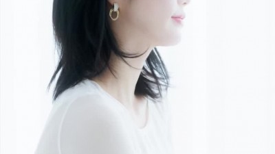 레이싱모델 임솔아 시스루 크롭티 화이트 브라