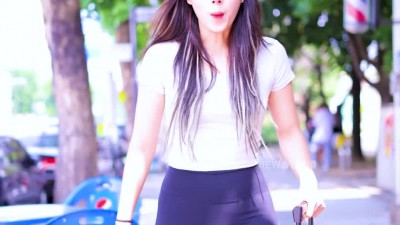 출근길 찐 허벅지 바이크 숏츠 하지원 치어리더