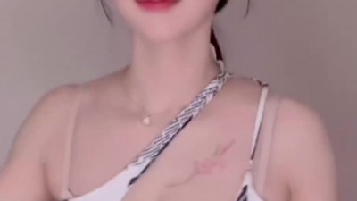 츄정 룩앳미 신문지 나시 가슴골