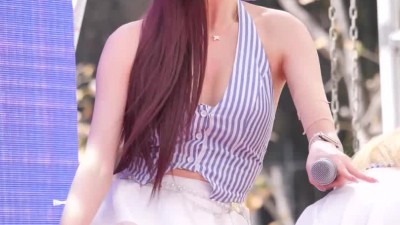 줄무늬 홀터넥 민소매 발차기 타이트한 흰 속바지 걸크러쉬 하윤