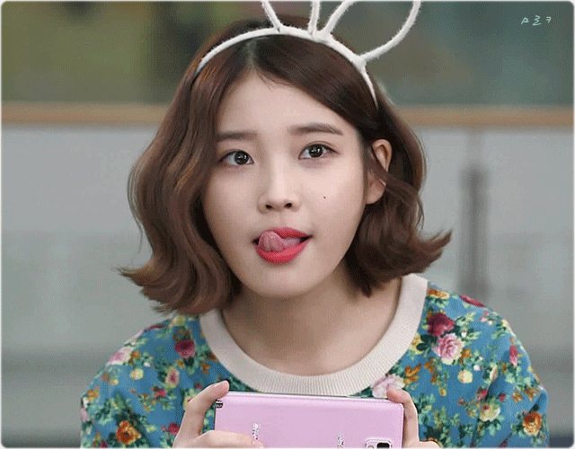 아이유 혀