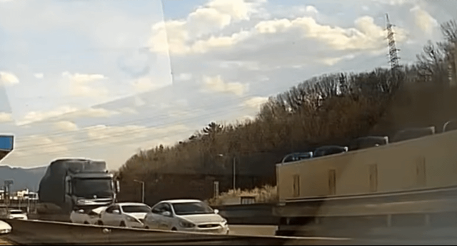 d121907718db5d1d0b50fea768725d07c878cb21.gif
